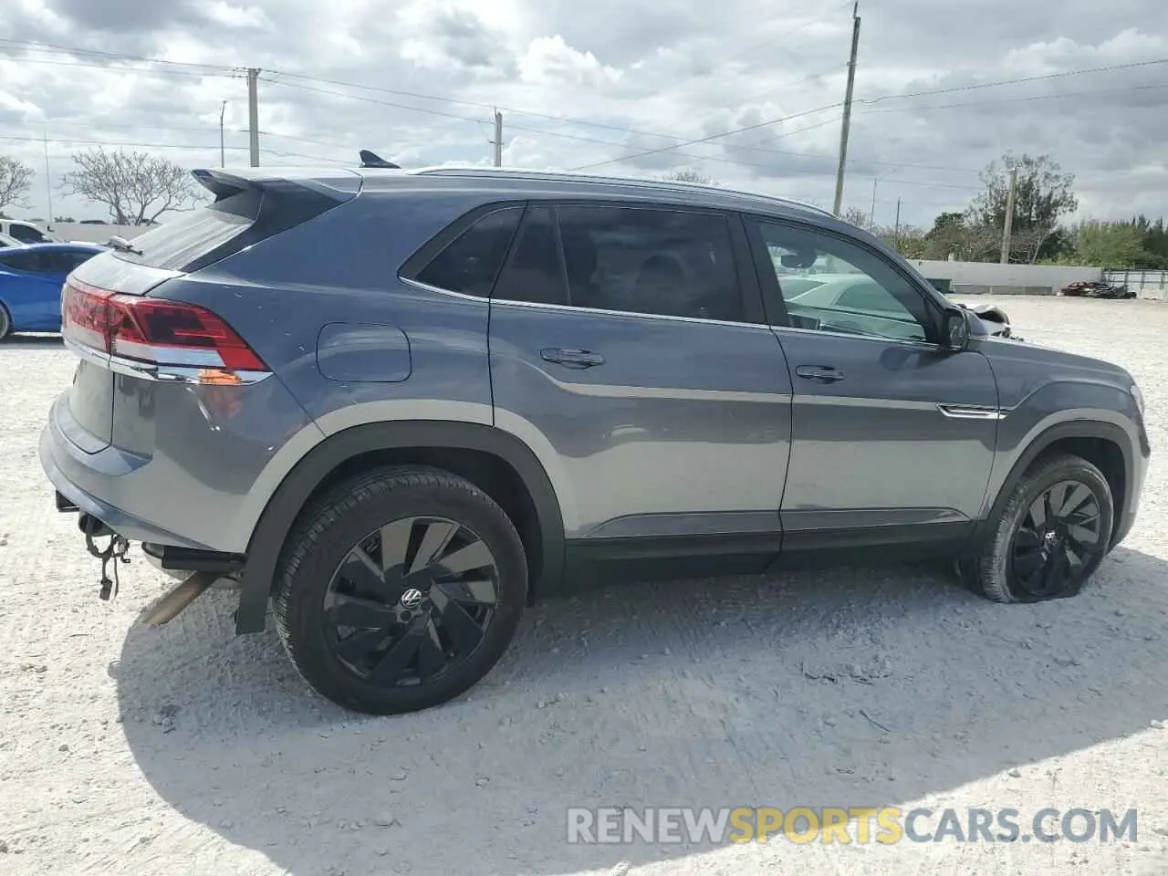 3 Photograph of a damaged car 1V2JE2CA4RC245786 VOLKSWAGEN ATLAS 2024