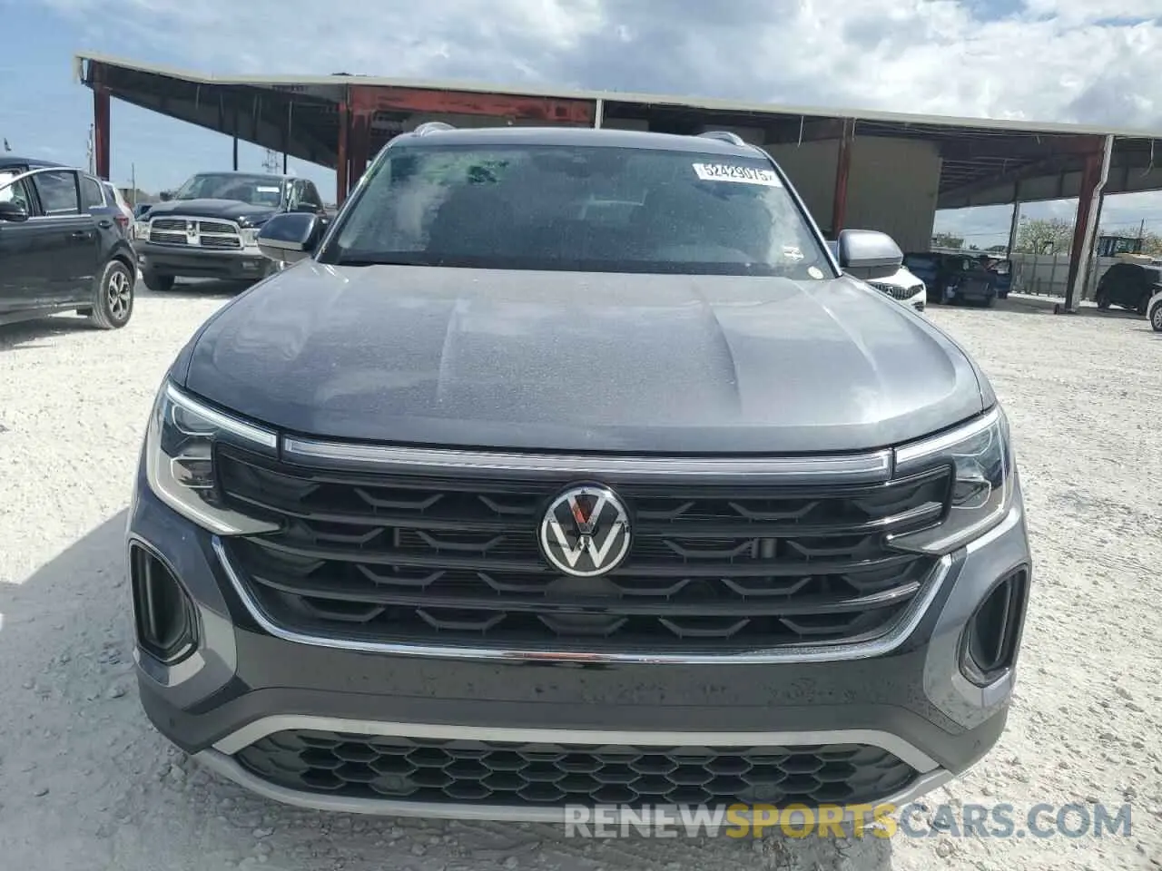 5 Photograph of a damaged car 1V2JE2CA4RC245786 VOLKSWAGEN ATLAS 2024