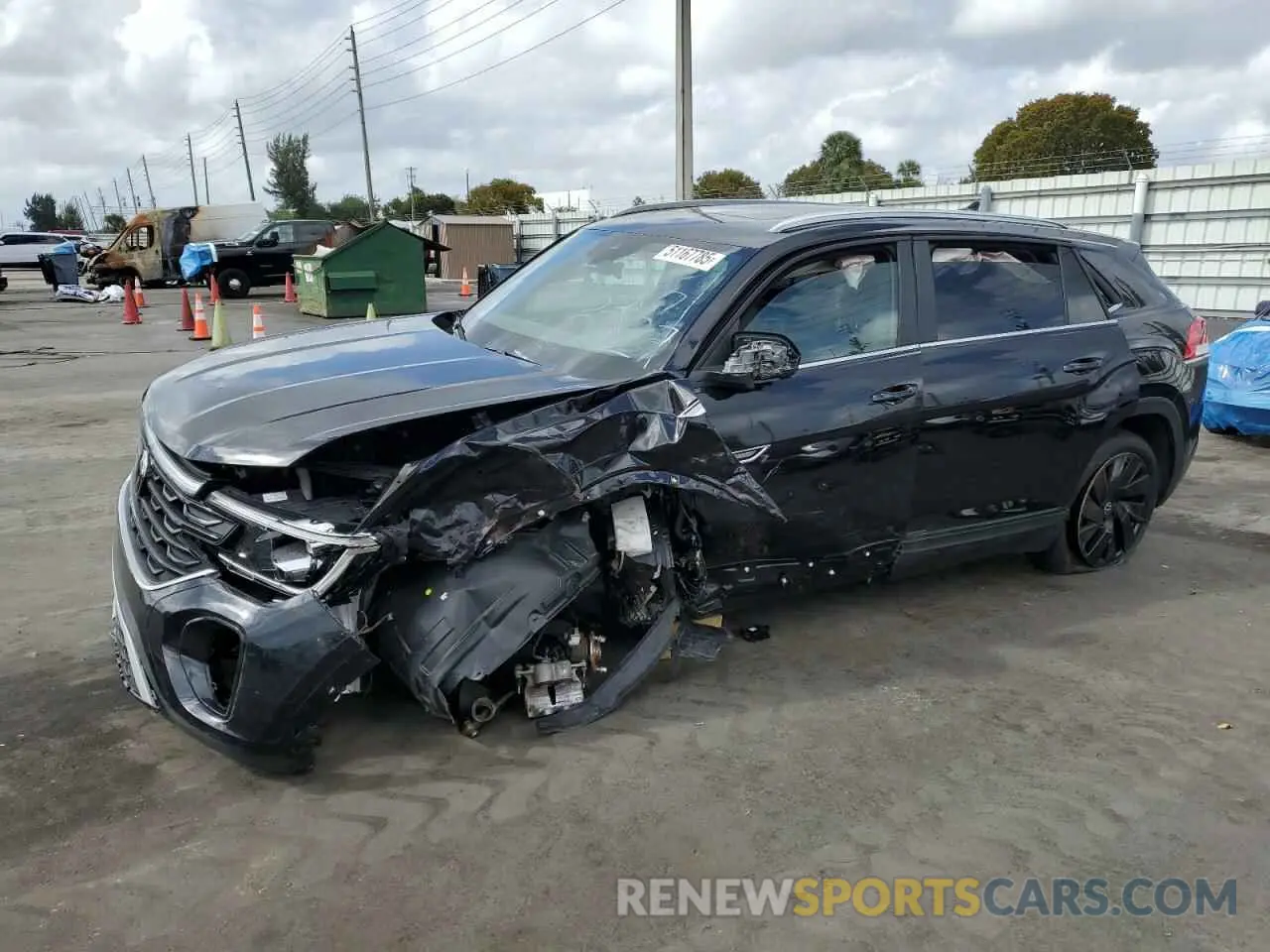 1 Photograph of a damaged car 1V2JE2CA5RC200727 VOLKSWAGEN ATLAS 2024
