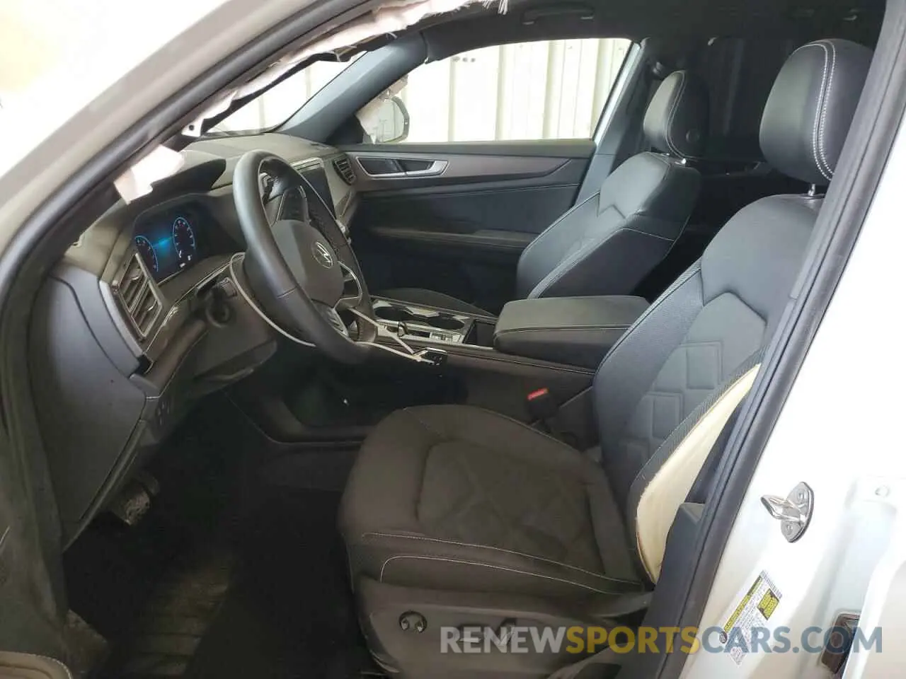 7 Photograph of a damaged car 1V2JE2CA6RC225765 VOLKSWAGEN ATLAS 2024