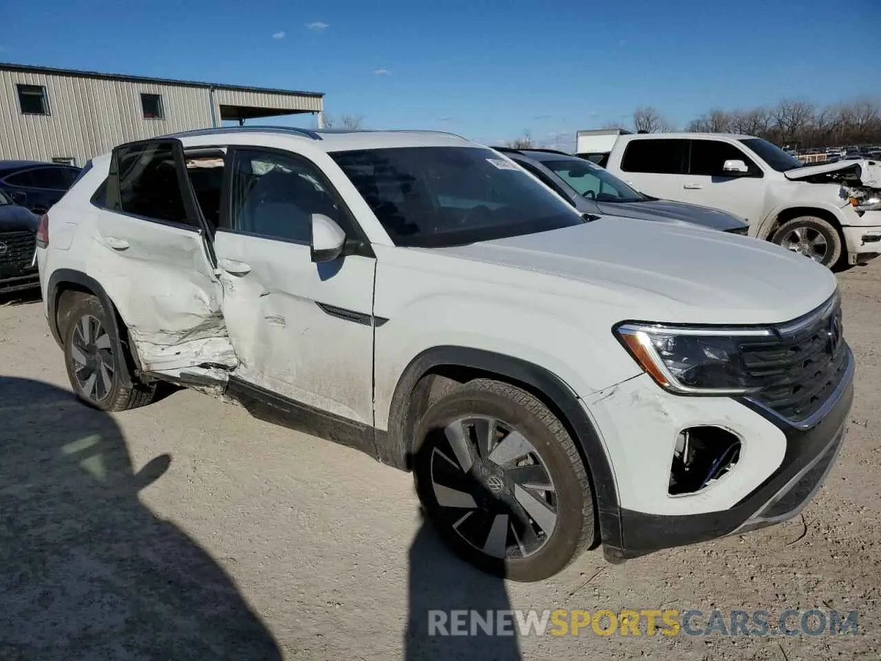 4 Photograph of a damaged car 1V2JE2CA7RC223295 VOLKSWAGEN ATLAS 2024
