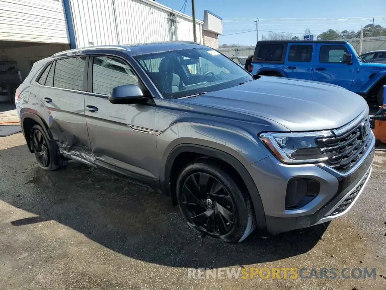4 Photograph of a damaged car 1V2JE2CA8RC211625 VOLKSWAGEN ATLAS 2024