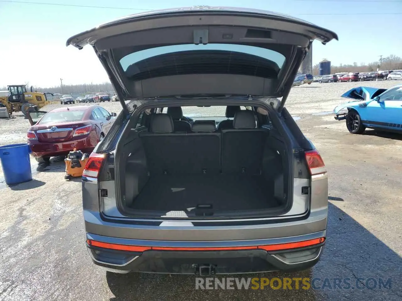 6 Photograph of a damaged car 1V2JE2CA8RC211625 VOLKSWAGEN ATLAS 2024