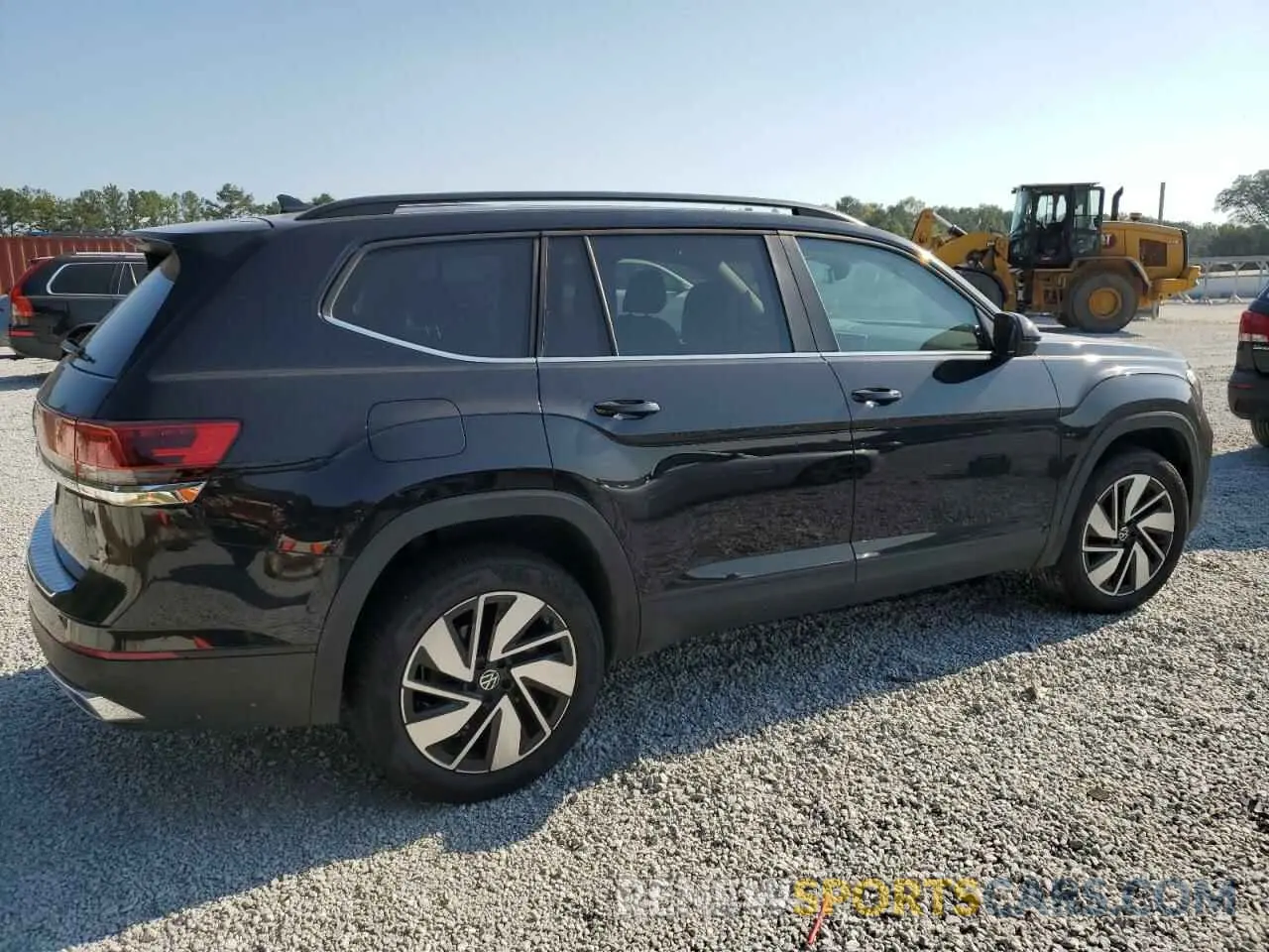 3 Photograph of a damaged car 1V2JR2CA0RC548942 VOLKSWAGEN ATLAS 2024