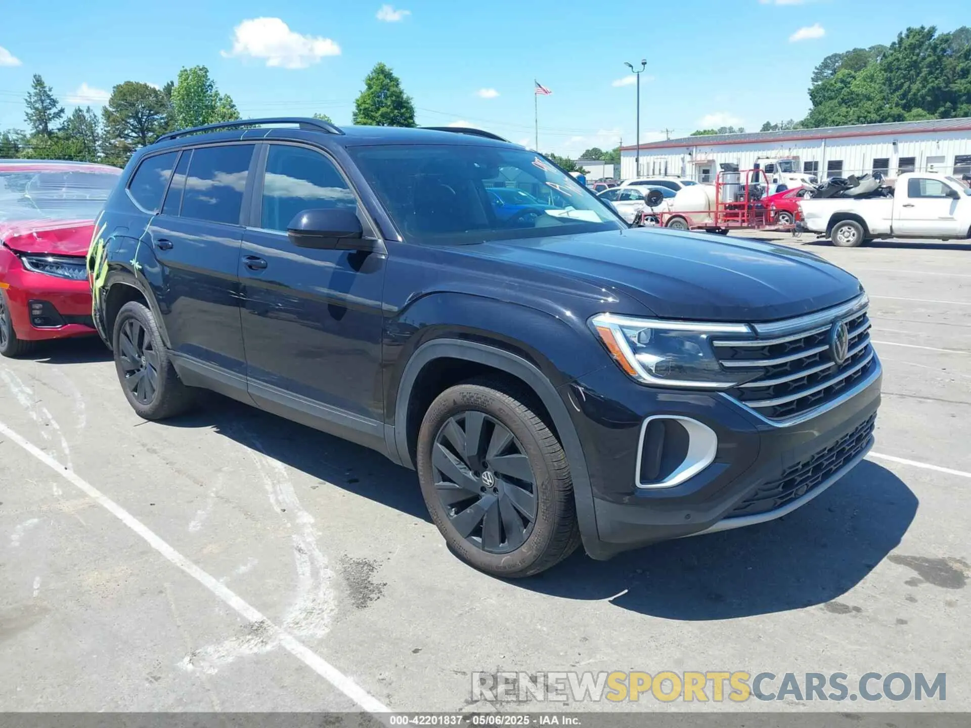 1 Photograph of a damaged car 1V2JR2CA1RC529185 VOLKSWAGEN ATLAS 2024