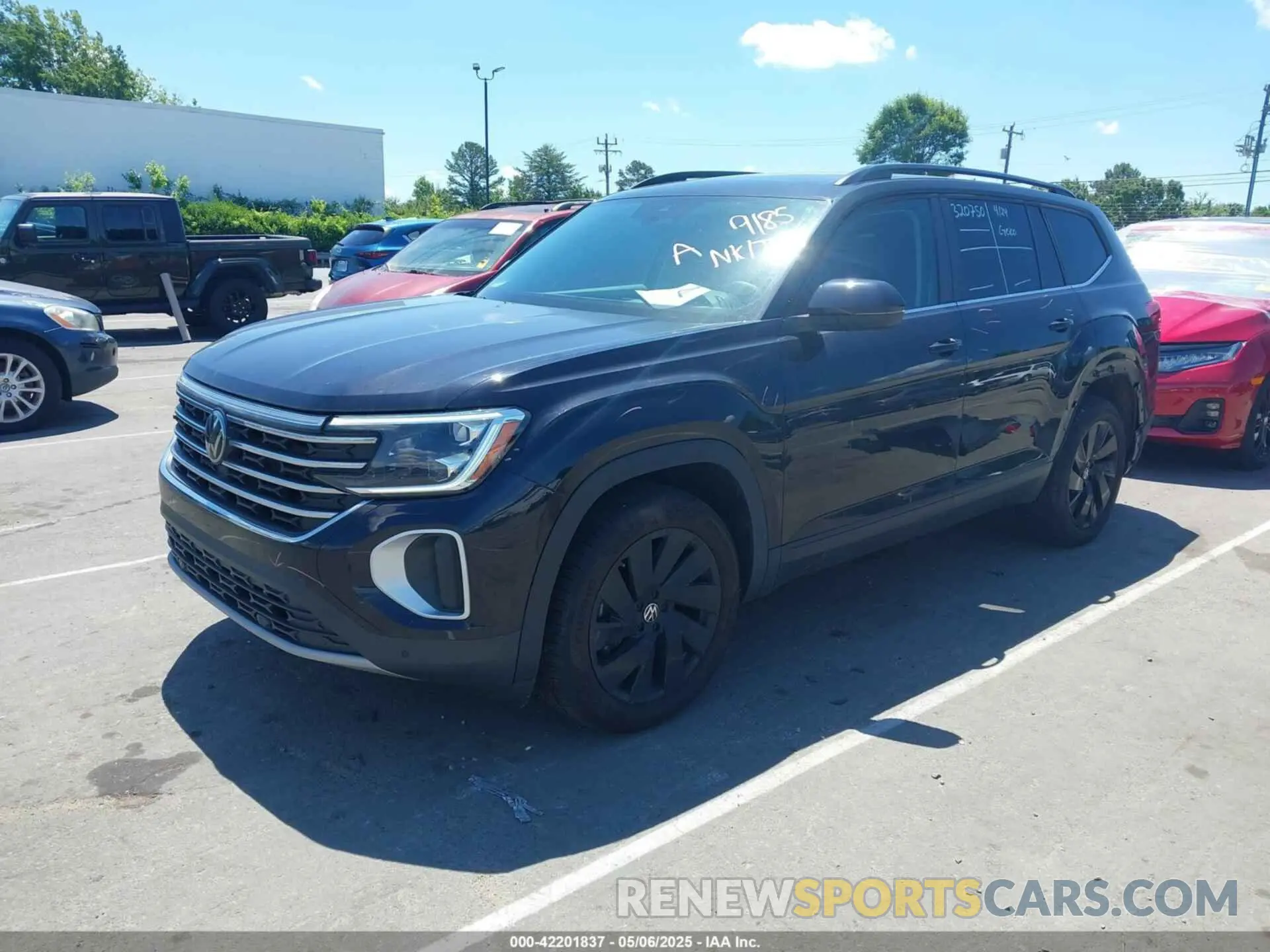 2 Photograph of a damaged car 1V2JR2CA1RC529185 VOLKSWAGEN ATLAS 2024