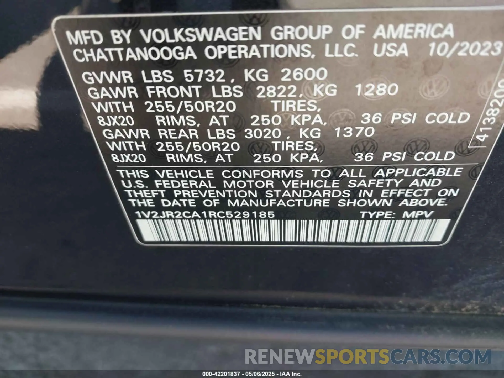 9 Photograph of a damaged car 1V2JR2CA1RC529185 VOLKSWAGEN ATLAS 2024