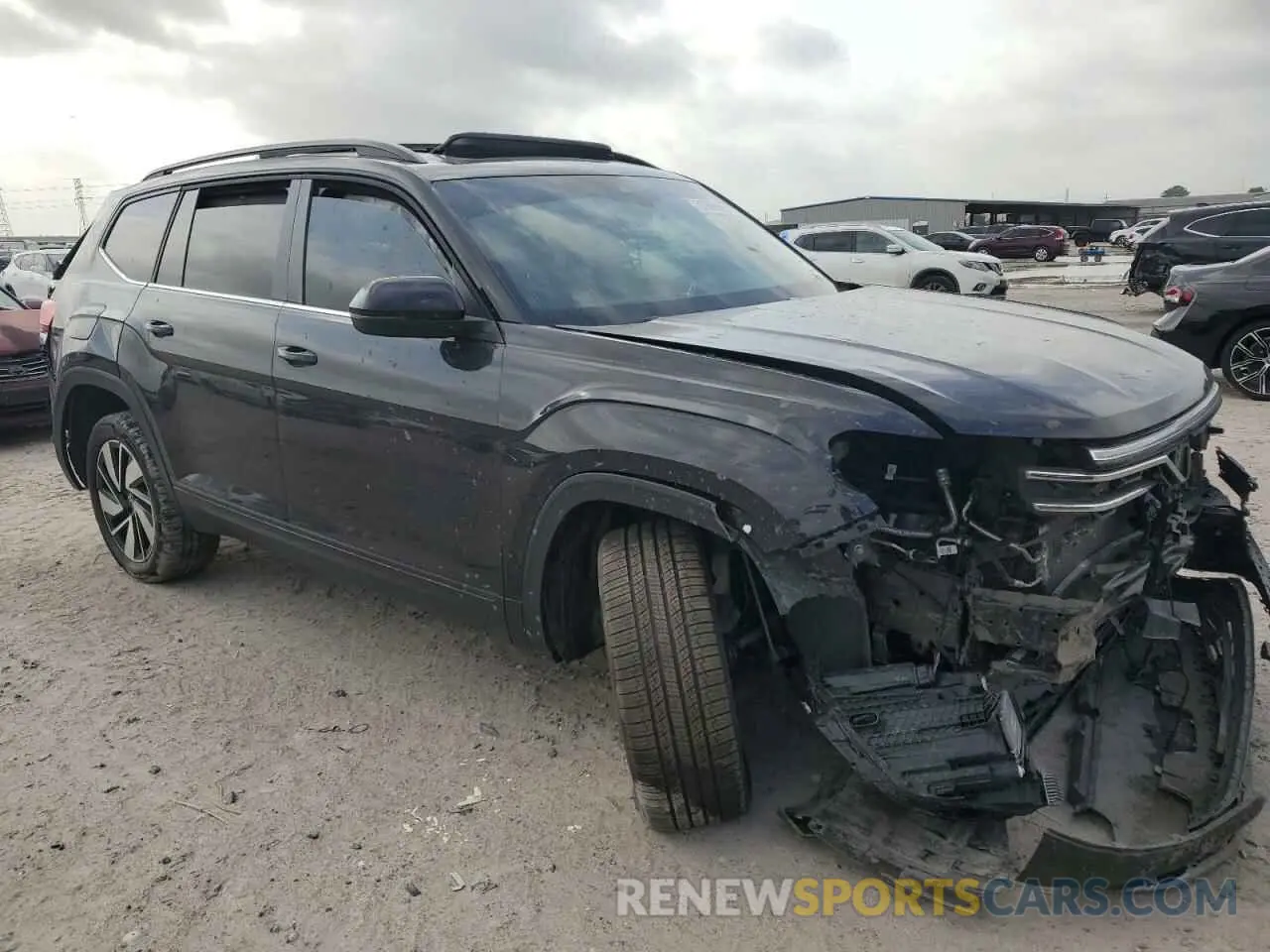 4 Photograph of a damaged car 1V2JR2CA1RC579584 VOLKSWAGEN ATLAS 2024