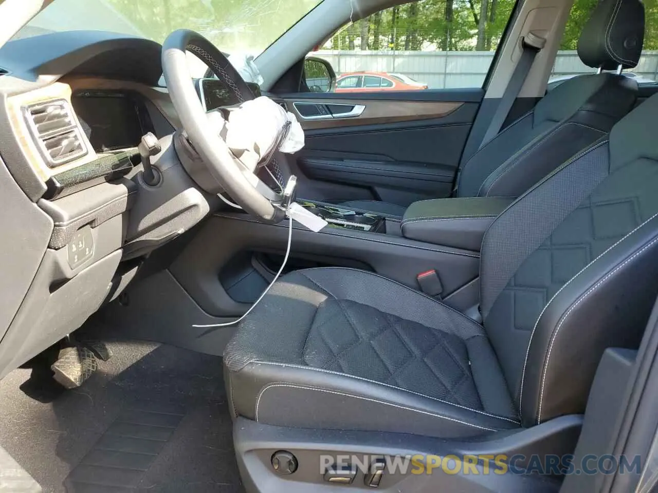 7 Photograph of a damaged car 1V2JR2CA1RC598507 VOLKSWAGEN ATLAS 2024