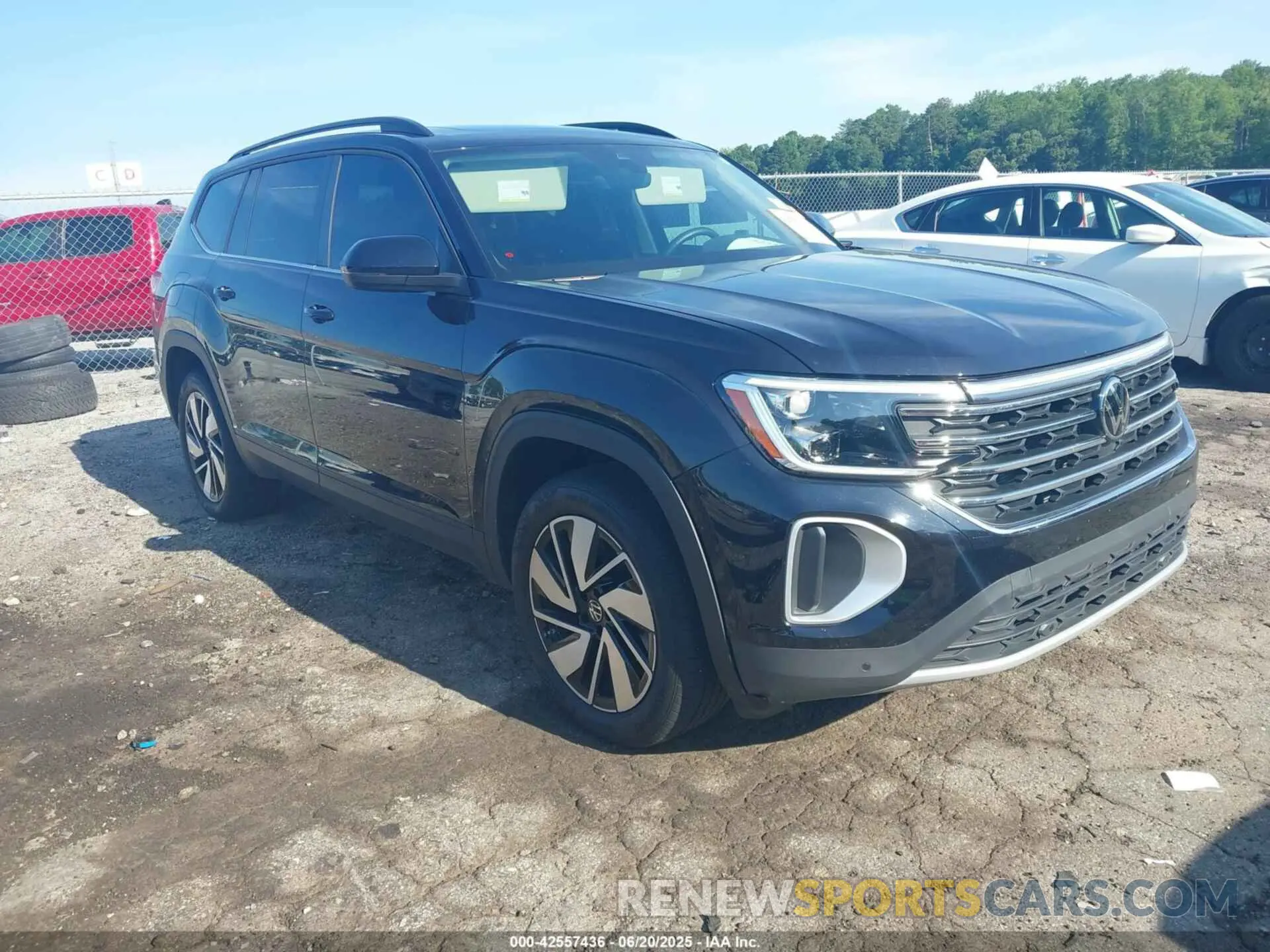 1 Photograph of a damaged car 1V2JR2CA3RC554010 VOLKSWAGEN ATLAS 2024