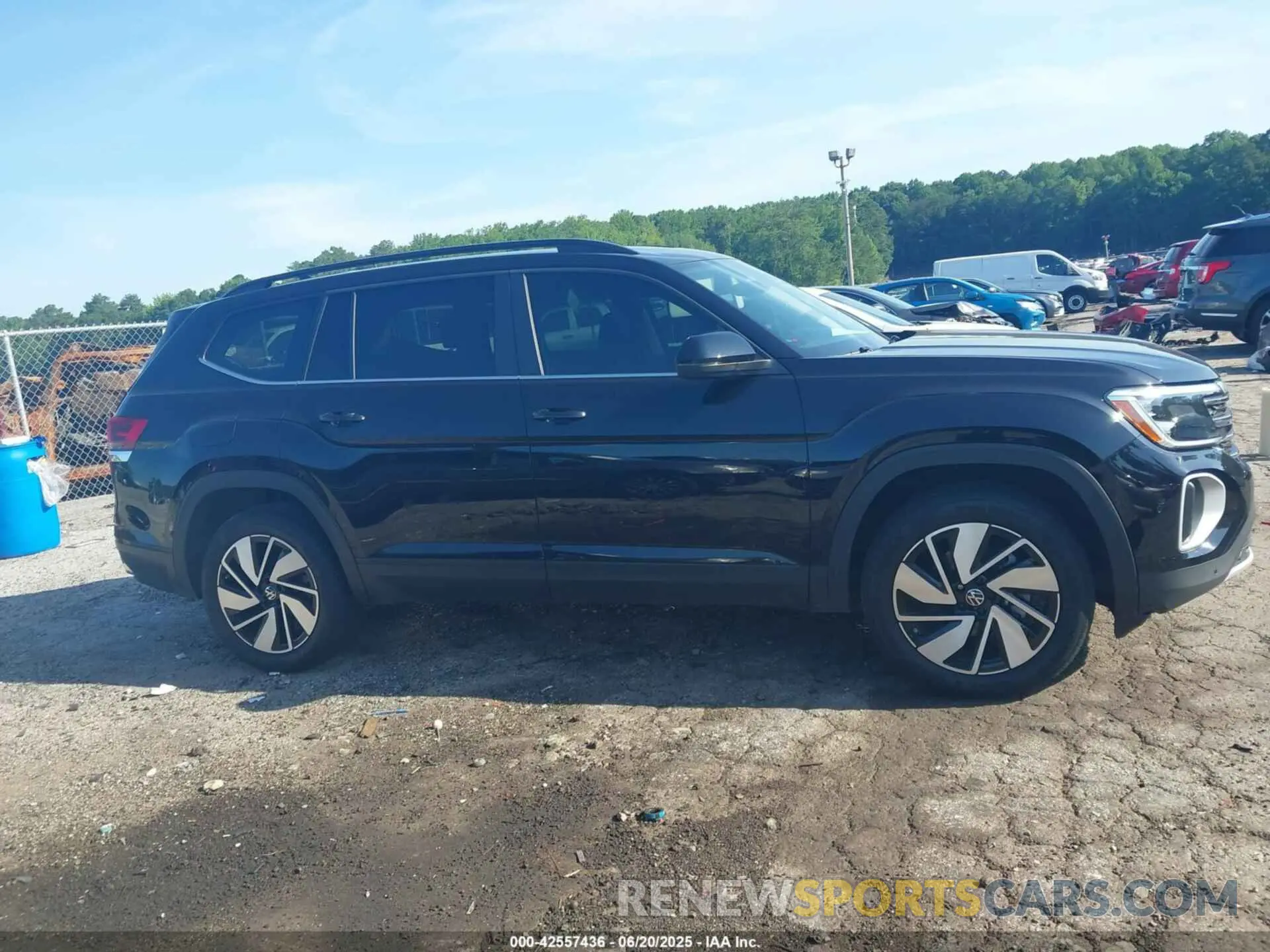13 Photograph of a damaged car 1V2JR2CA3RC554010 VOLKSWAGEN ATLAS 2024
