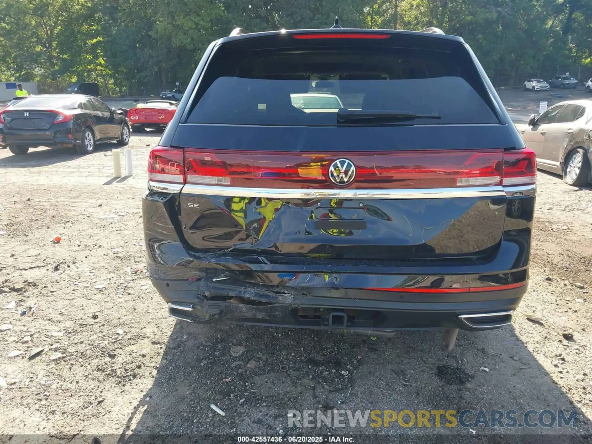 6 Photograph of a damaged car 1V2JR2CA3RC554010 VOLKSWAGEN ATLAS 2024