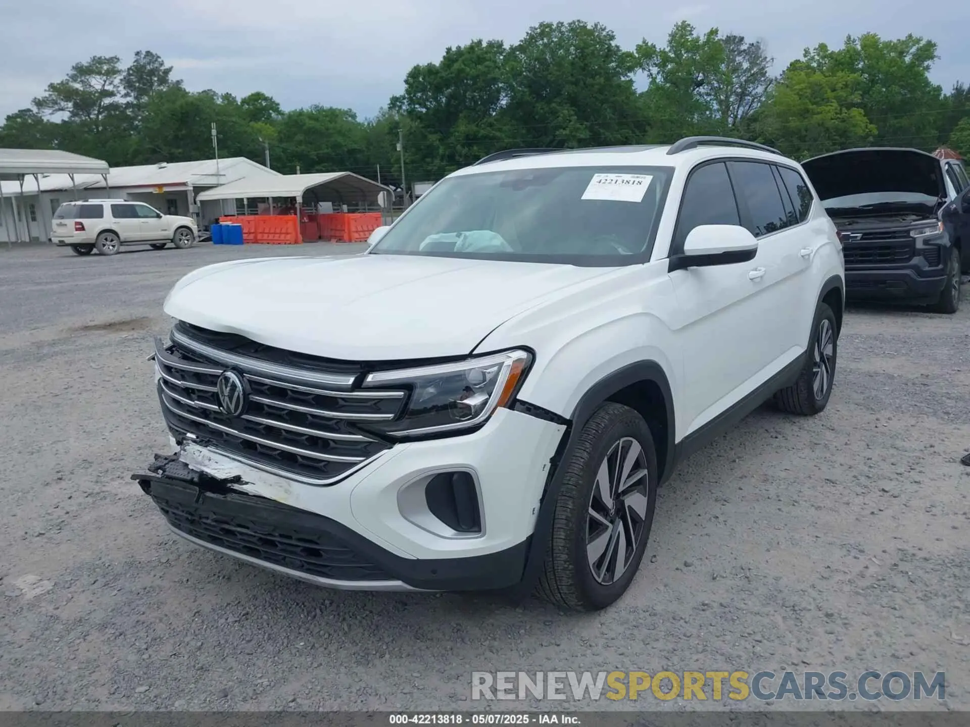 2 Photograph of a damaged car 1V2JR2CA3RC614867 VOLKSWAGEN ATLAS 2024