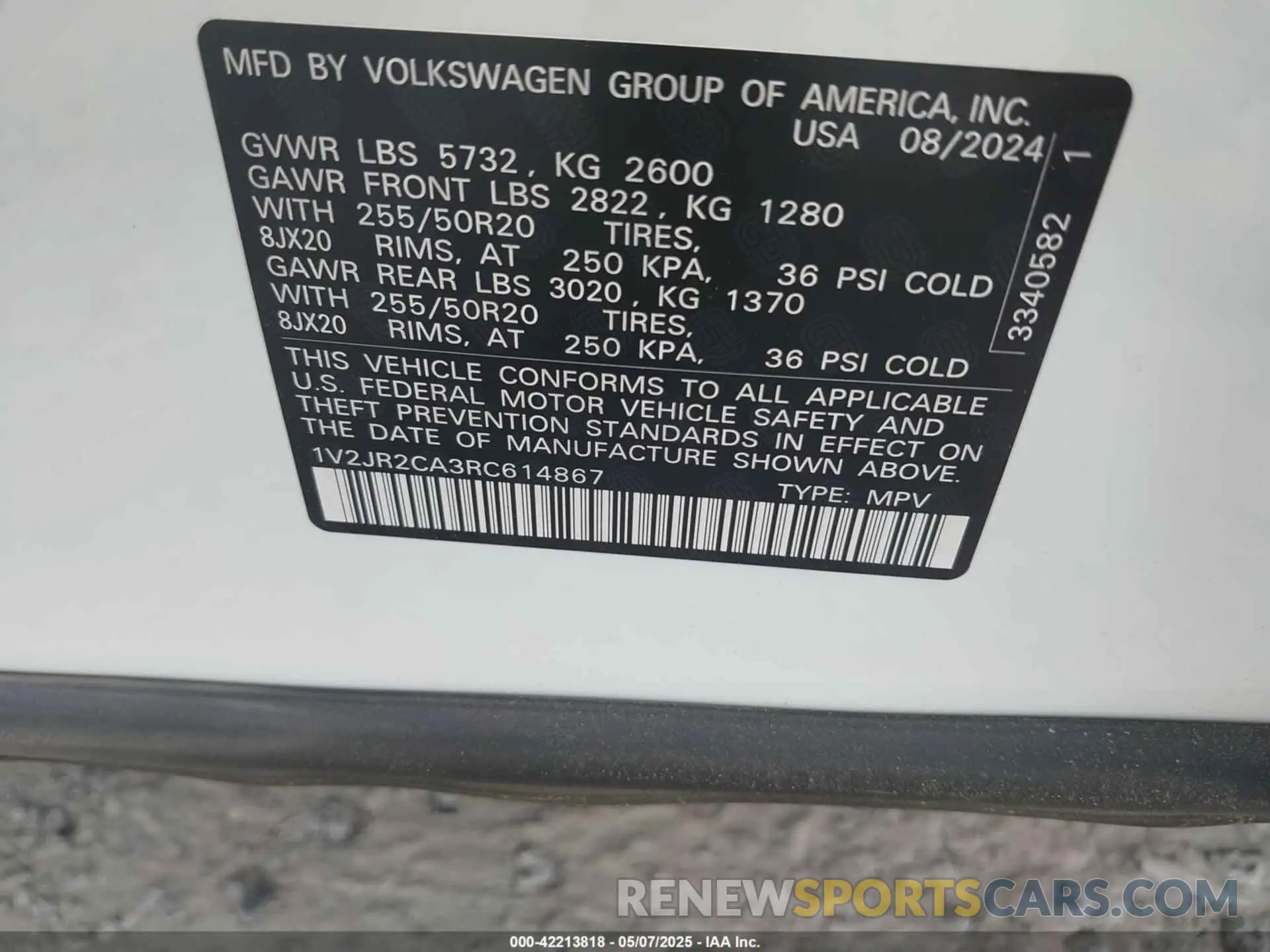9 Photograph of a damaged car 1V2JR2CA3RC614867 VOLKSWAGEN ATLAS 2024