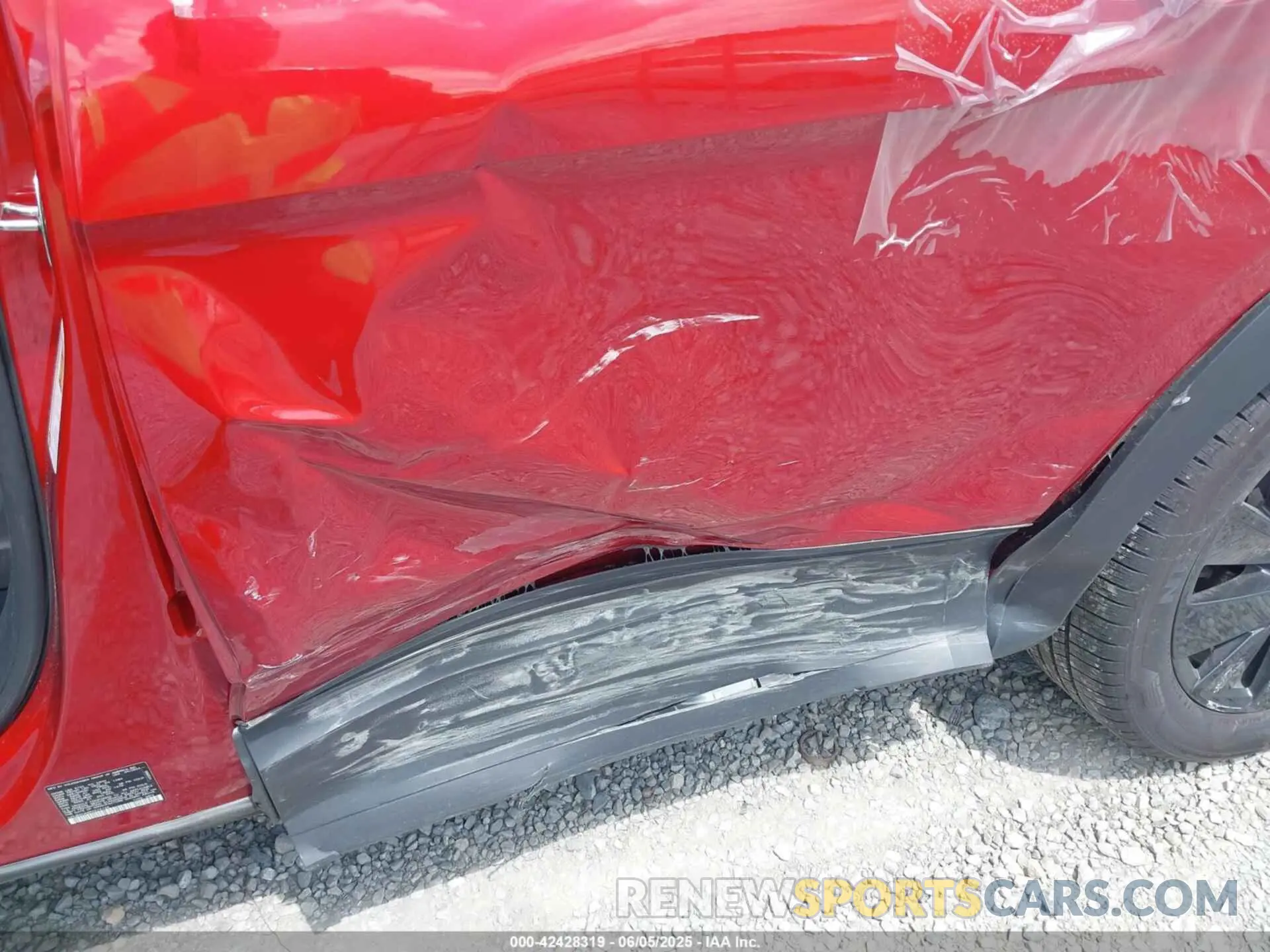 6 Photograph of a damaged car 1V2JR2CA4RC576128 VOLKSWAGEN ATLAS 2024