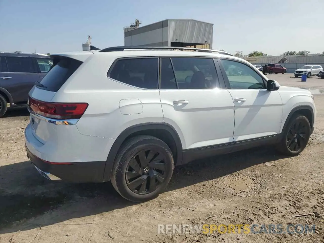 3 Photograph of a damaged car 1V2JR2CA4RC579336 VOLKSWAGEN ATLAS 2024