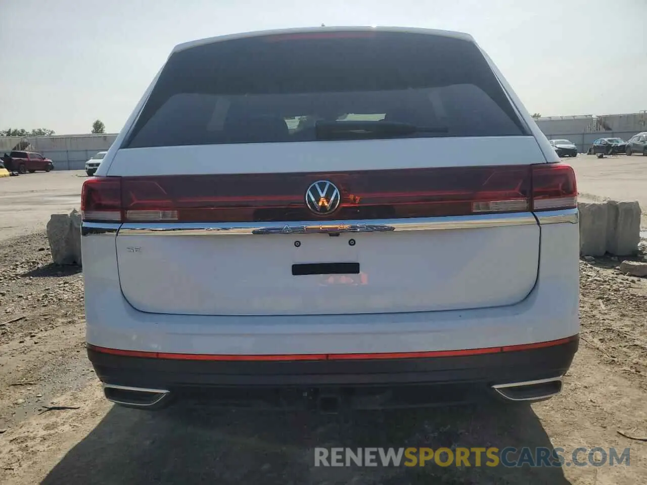 6 Photograph of a damaged car 1V2JR2CA4RC579336 VOLKSWAGEN ATLAS 2024