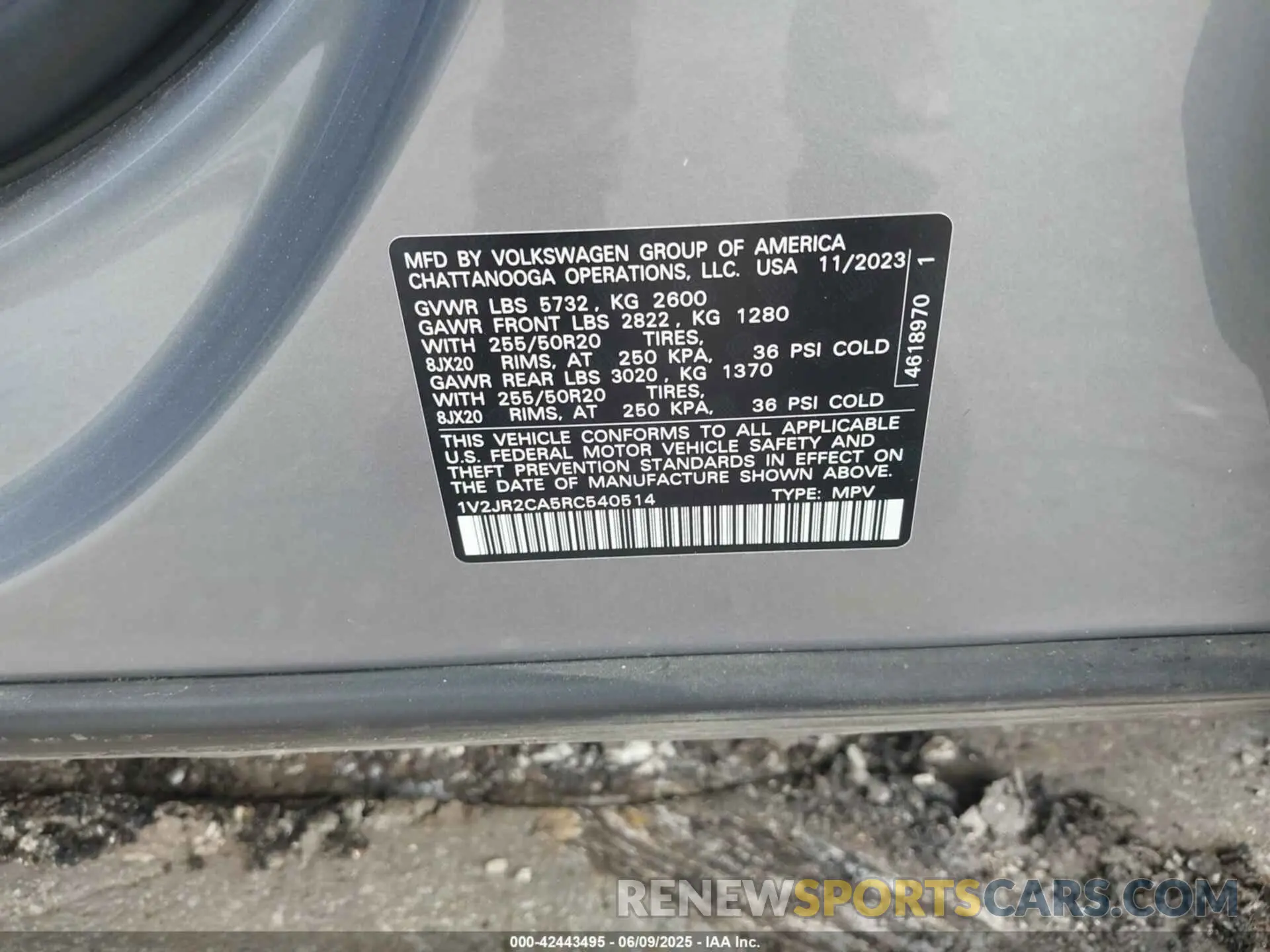 9 Photograph of a damaged car 1V2JR2CA5RC540514 VOLKSWAGEN ATLAS 2024