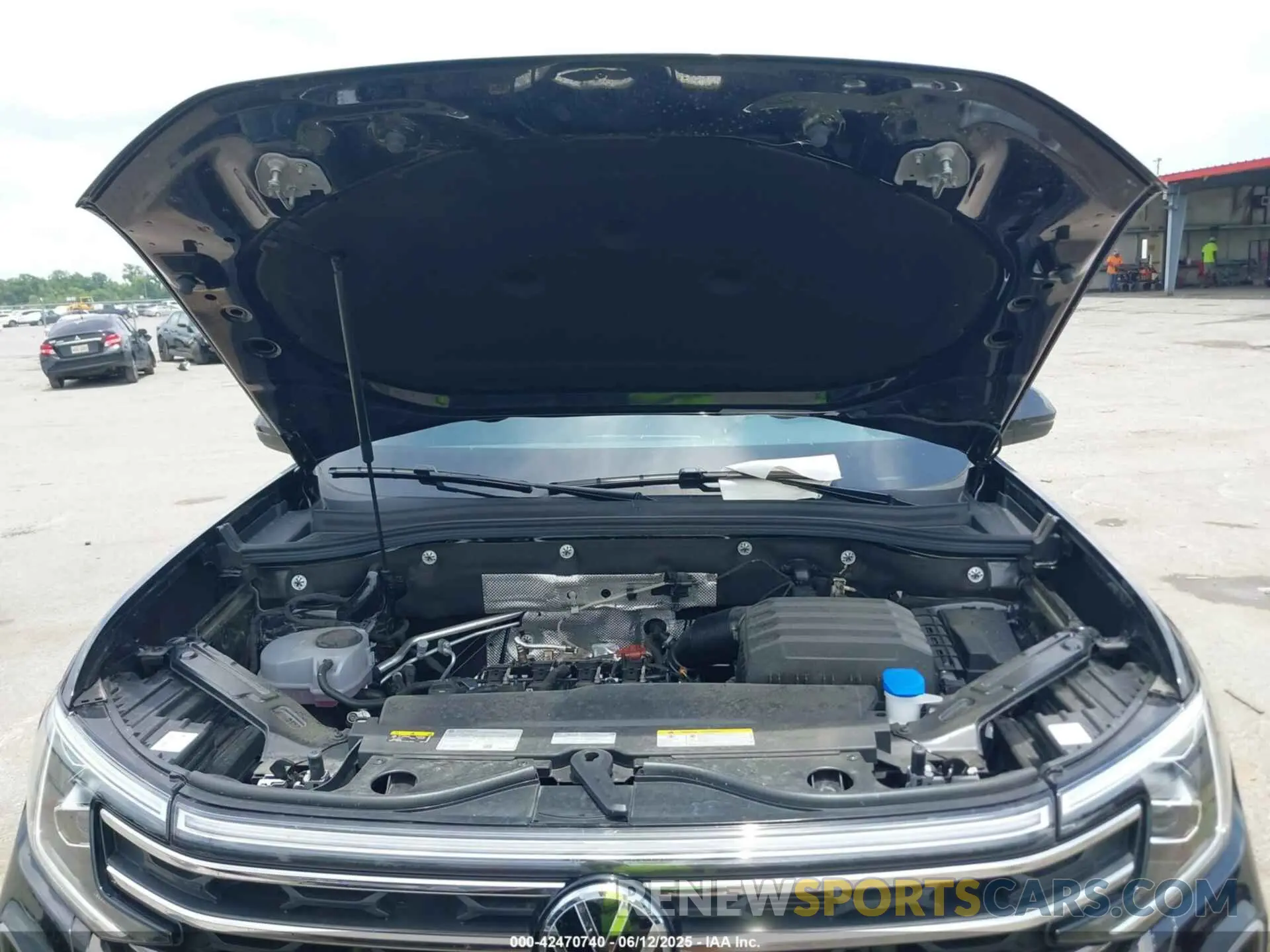 10 Photograph of a damaged car 1V2JR2CA6RC621151 VOLKSWAGEN ATLAS 2024