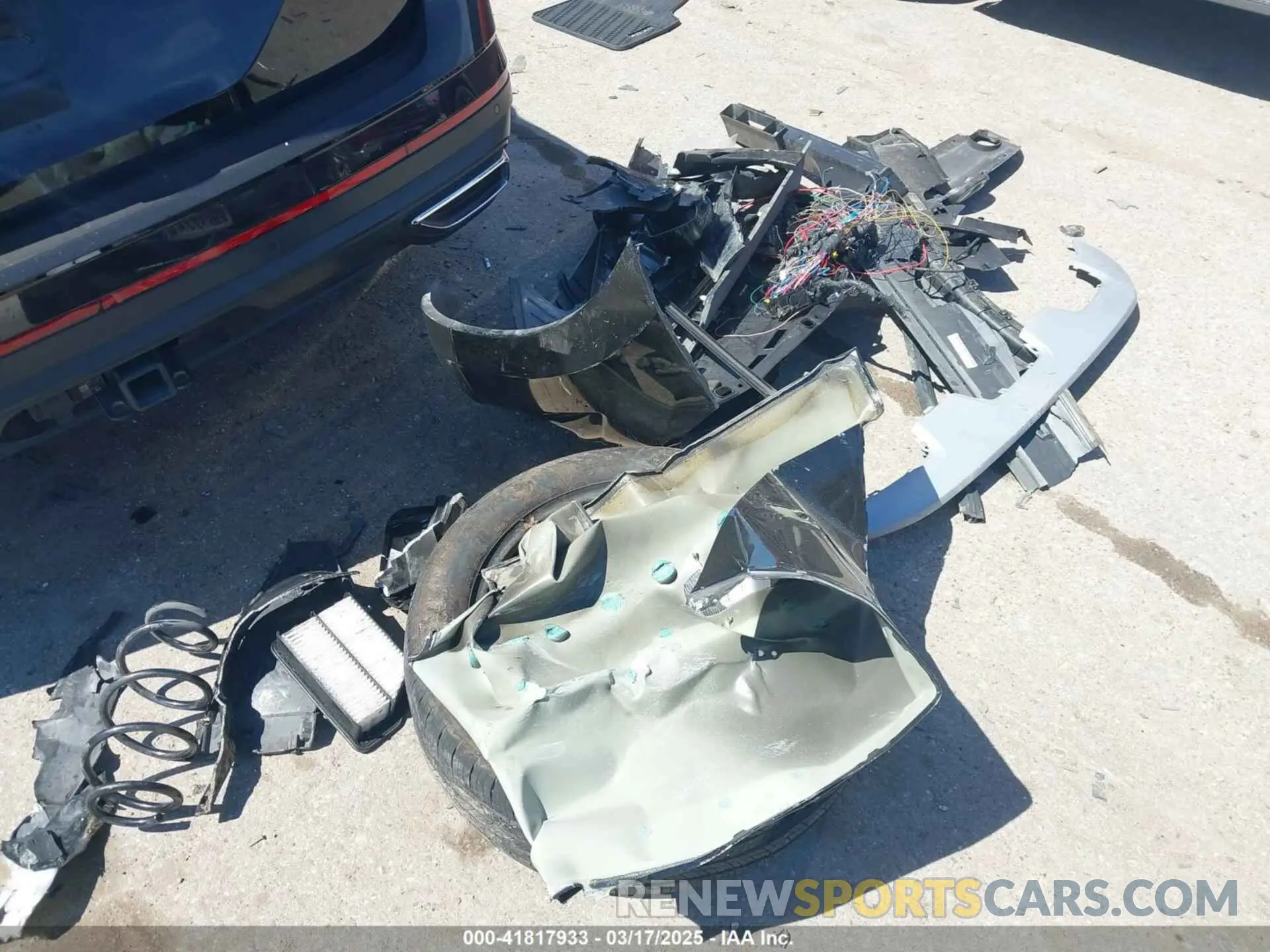 12 Photograph of a damaged car 1V2JR2CA9RC591577 VOLKSWAGEN ATLAS 2024