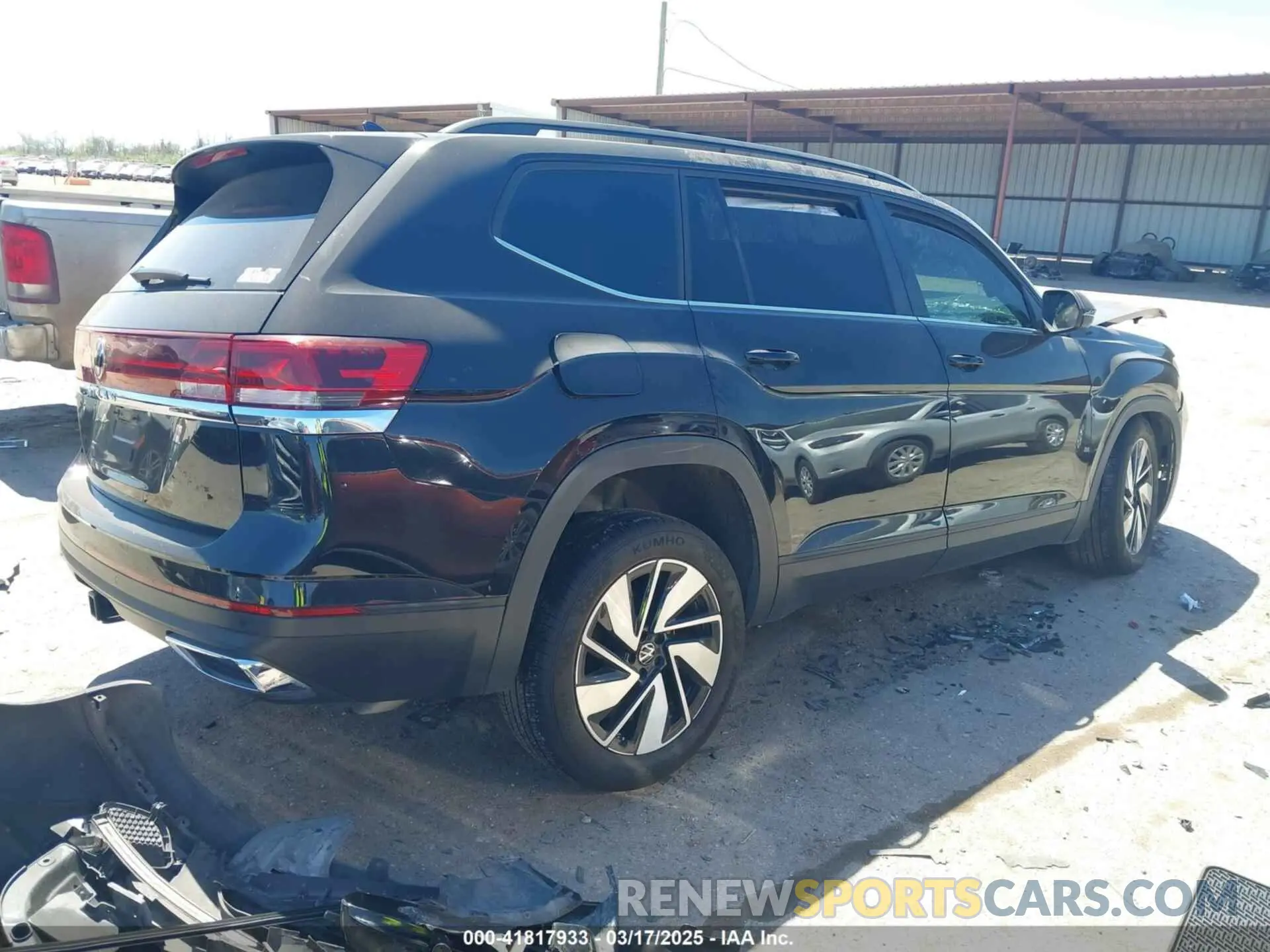 4 Photograph of a damaged car 1V2JR2CA9RC591577 VOLKSWAGEN ATLAS 2024