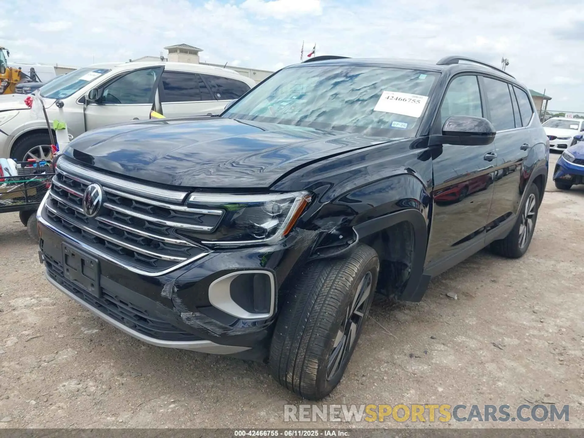 2 Photograph of a damaged car 1V2JR2CA9RC598772 VOLKSWAGEN ATLAS 2024