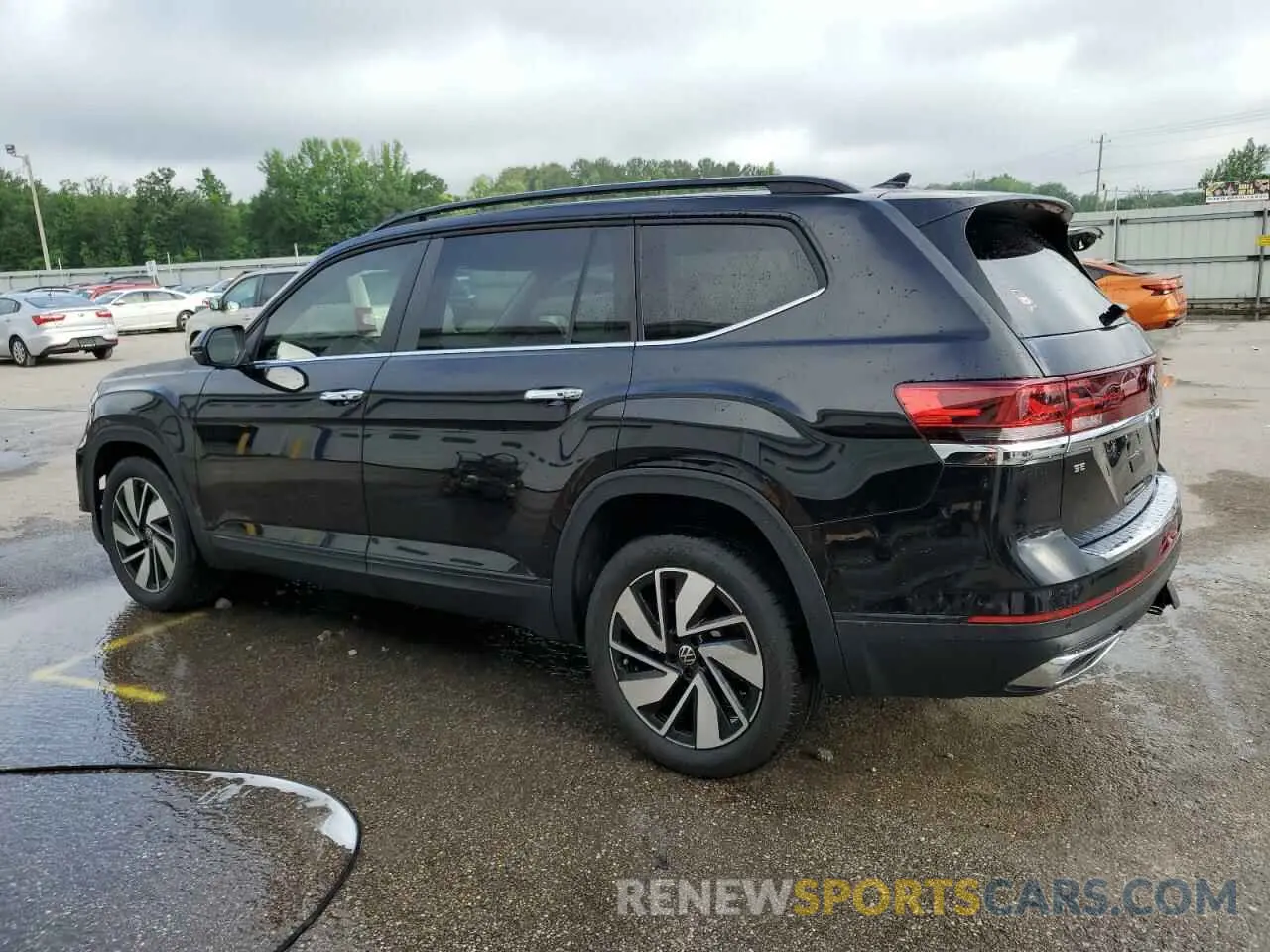 2 Photograph of a damaged car 1V2JR2CAXRC616048 VOLKSWAGEN ATLAS 2024