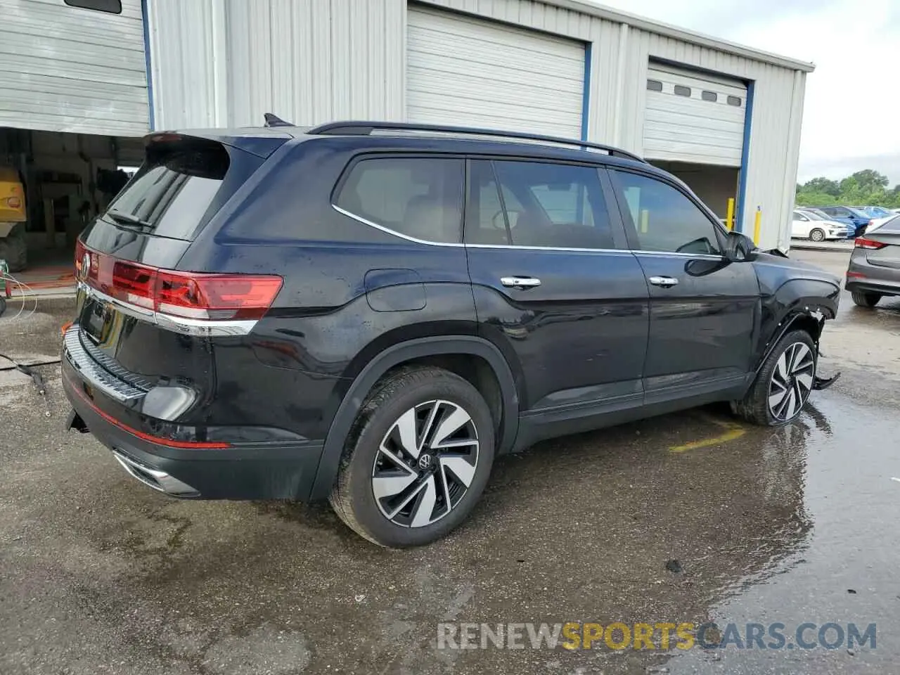 3 Photograph of a damaged car 1V2JR2CAXRC616048 VOLKSWAGEN ATLAS 2024