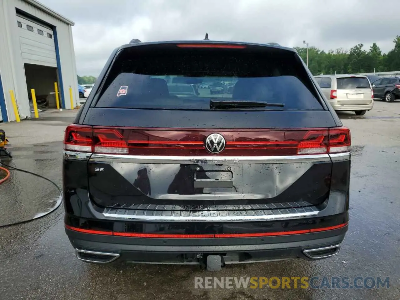 6 Photograph of a damaged car 1V2JR2CAXRC616048 VOLKSWAGEN ATLAS 2024