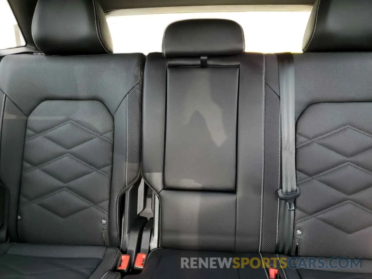 10 Photograph of a damaged car 1V2KE2CA1RC255860 VOLKSWAGEN ATLAS 2024