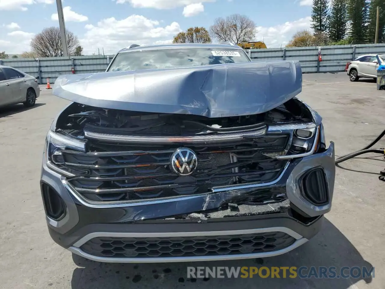 5 Photograph of a damaged car 1V2KE2CA3RC215845 VOLKSWAGEN ATLAS 2024