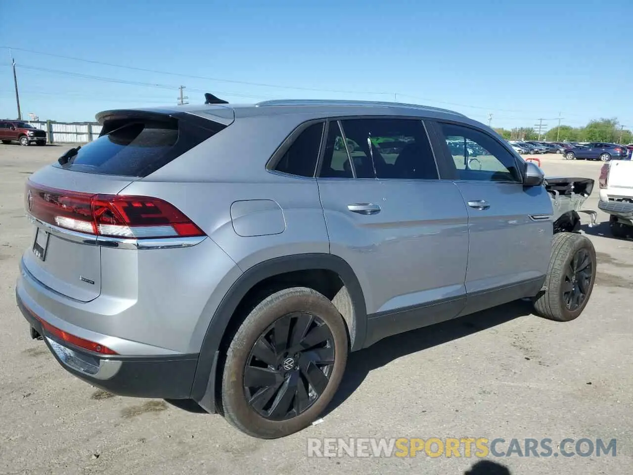 3 Photograph of a damaged car 1V2KE2CA3RC224464 VOLKSWAGEN ATLAS 2024