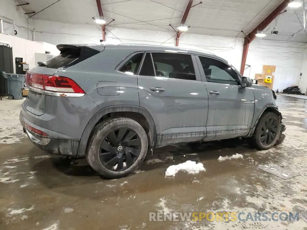 3 Photograph of a damaged car 1V2KE2CA3RC243757 VOLKSWAGEN ATLAS 2024