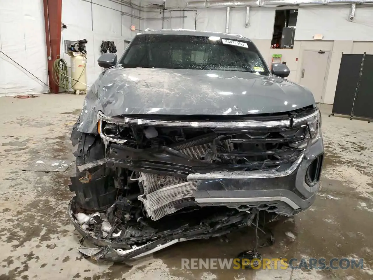 5 Photograph of a damaged car 1V2KE2CA3RC243757 VOLKSWAGEN ATLAS 2024