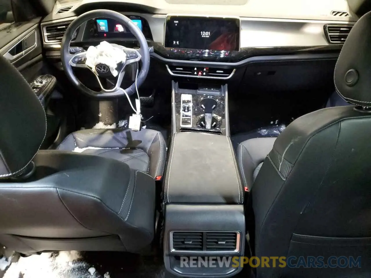 8 Photograph of a damaged car 1V2KE2CA3RC243757 VOLKSWAGEN ATLAS 2024