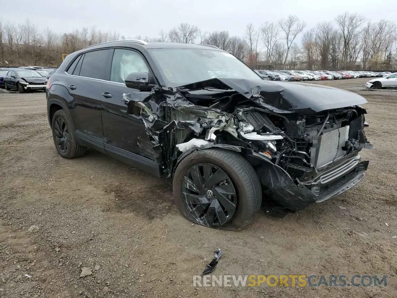 4 Photograph of a damaged car 1V2KE2CA6RC226306 VOLKSWAGEN ATLAS 2024