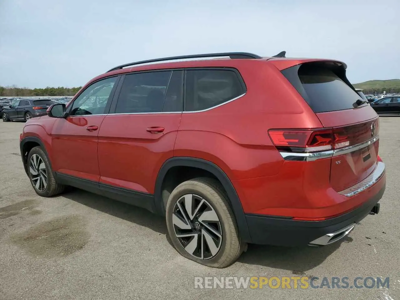 2 Photograph of a damaged car 1V2KR2CA2RC529295 VOLKSWAGEN ATLAS 2024