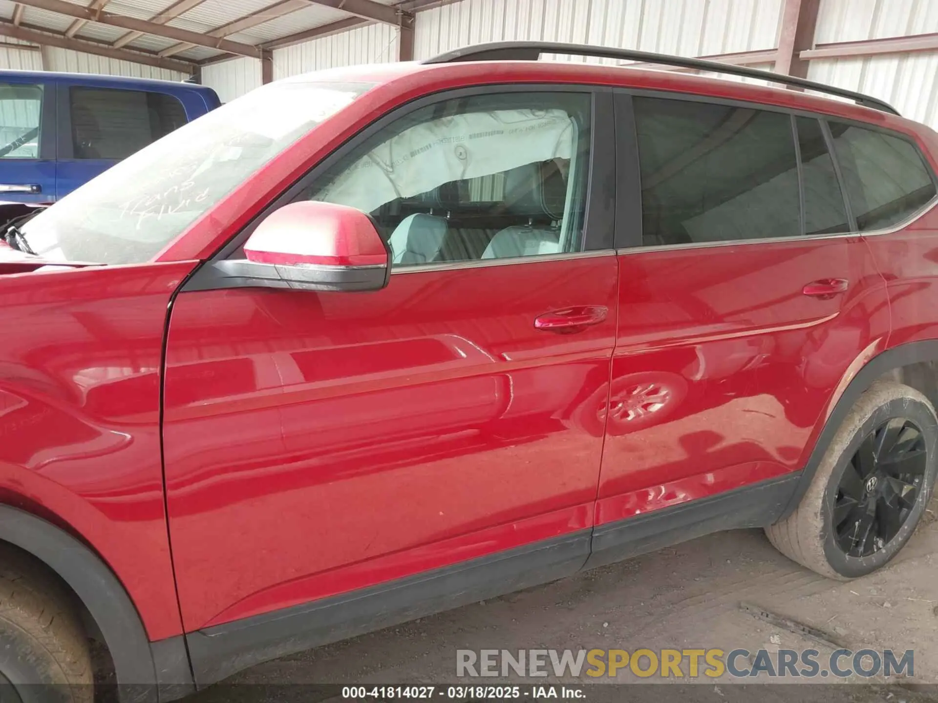 14 Photograph of a damaged car 1V2KR2CAXRC549178 VOLKSWAGEN ATLAS 2024