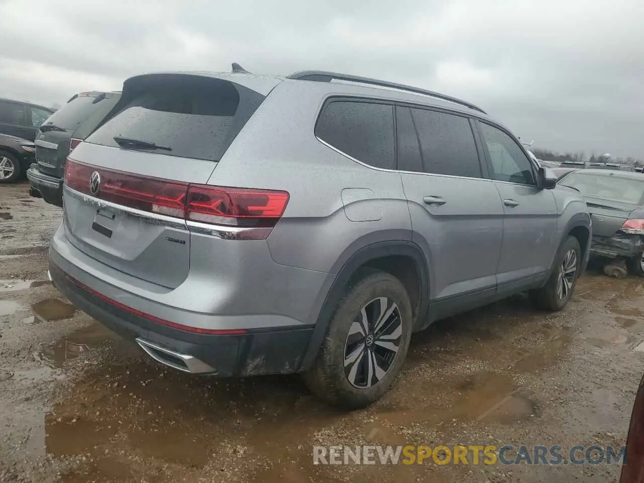 3 Photograph of a damaged car 1V2LR2CA0RC581349 VOLKSWAGEN ATLAS 2024
