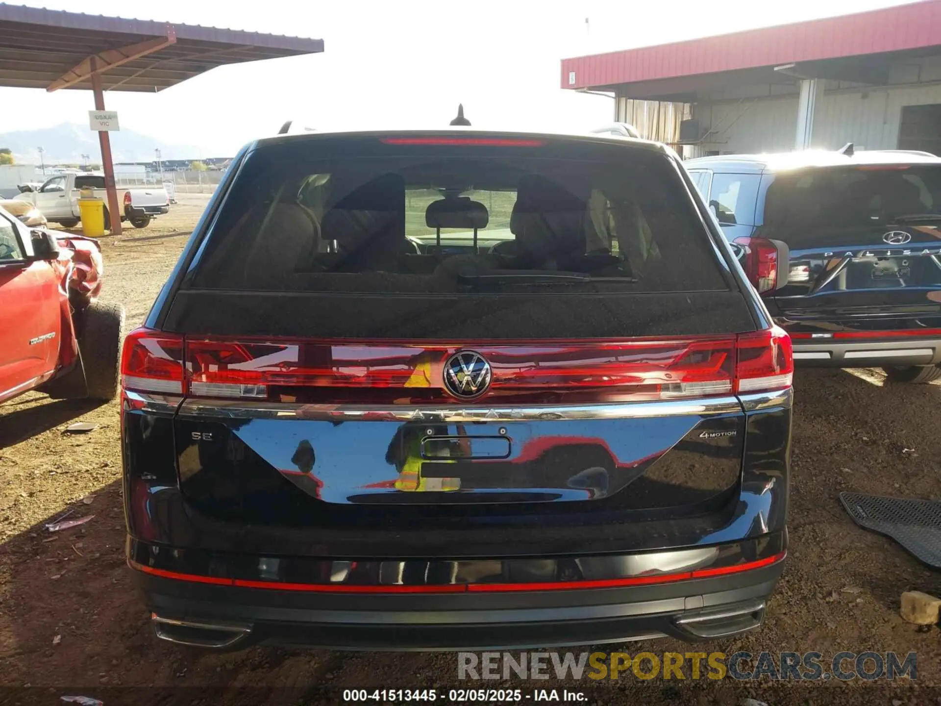 16 Photograph of a damaged car 1V2LR2CA4RC505410 VOLKSWAGEN ATLAS 2024
