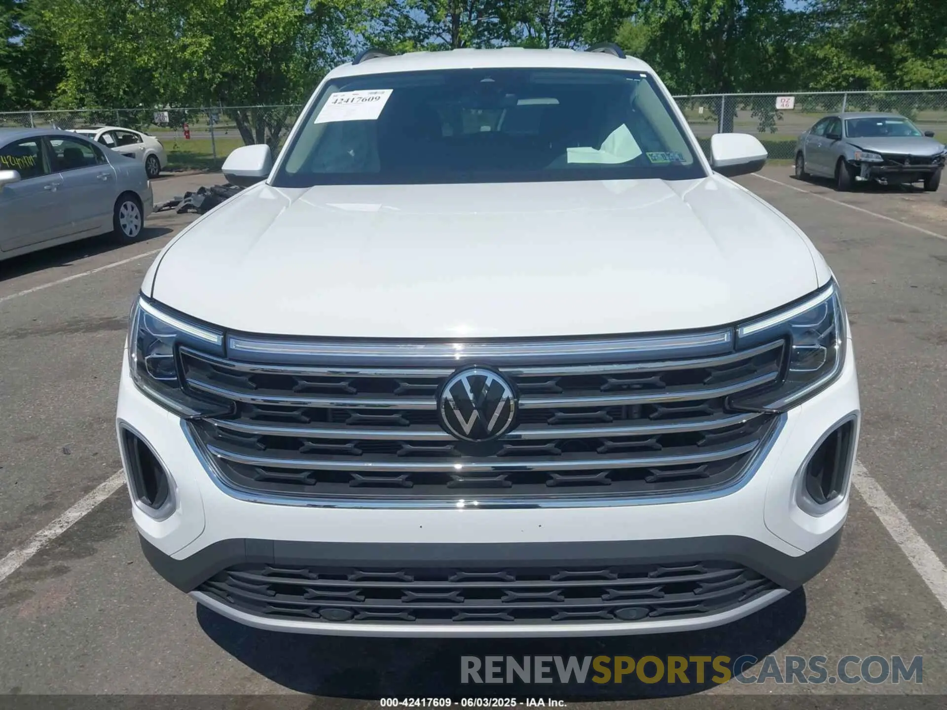 12 Photograph of a damaged car 1V2LR2CA6RC512584 VOLKSWAGEN ATLAS 2024