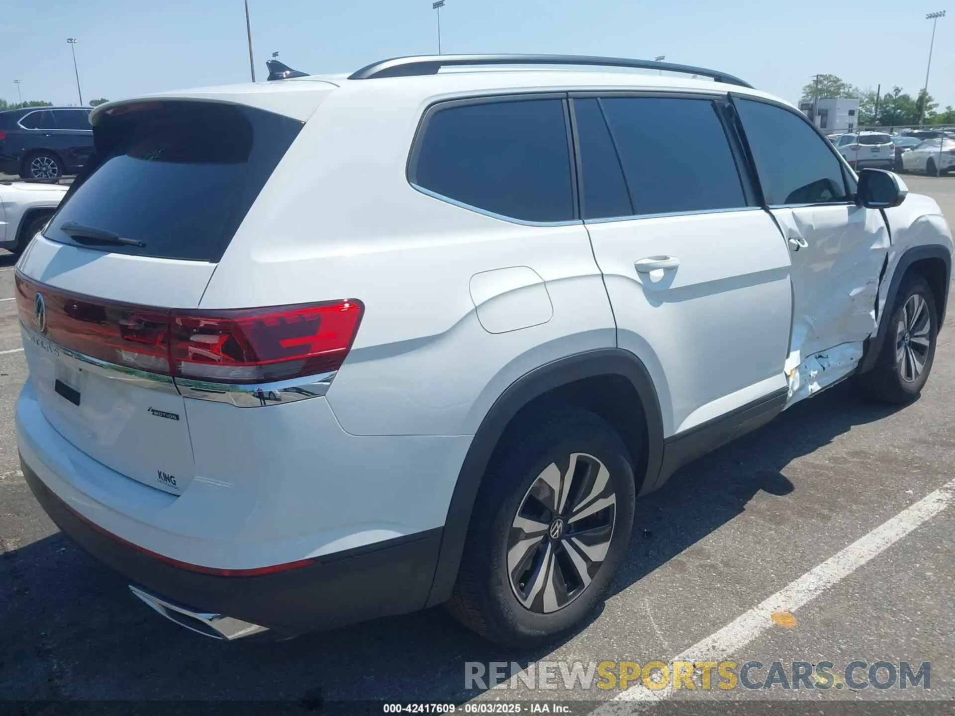 4 Photograph of a damaged car 1V2LR2CA6RC512584 VOLKSWAGEN ATLAS 2024