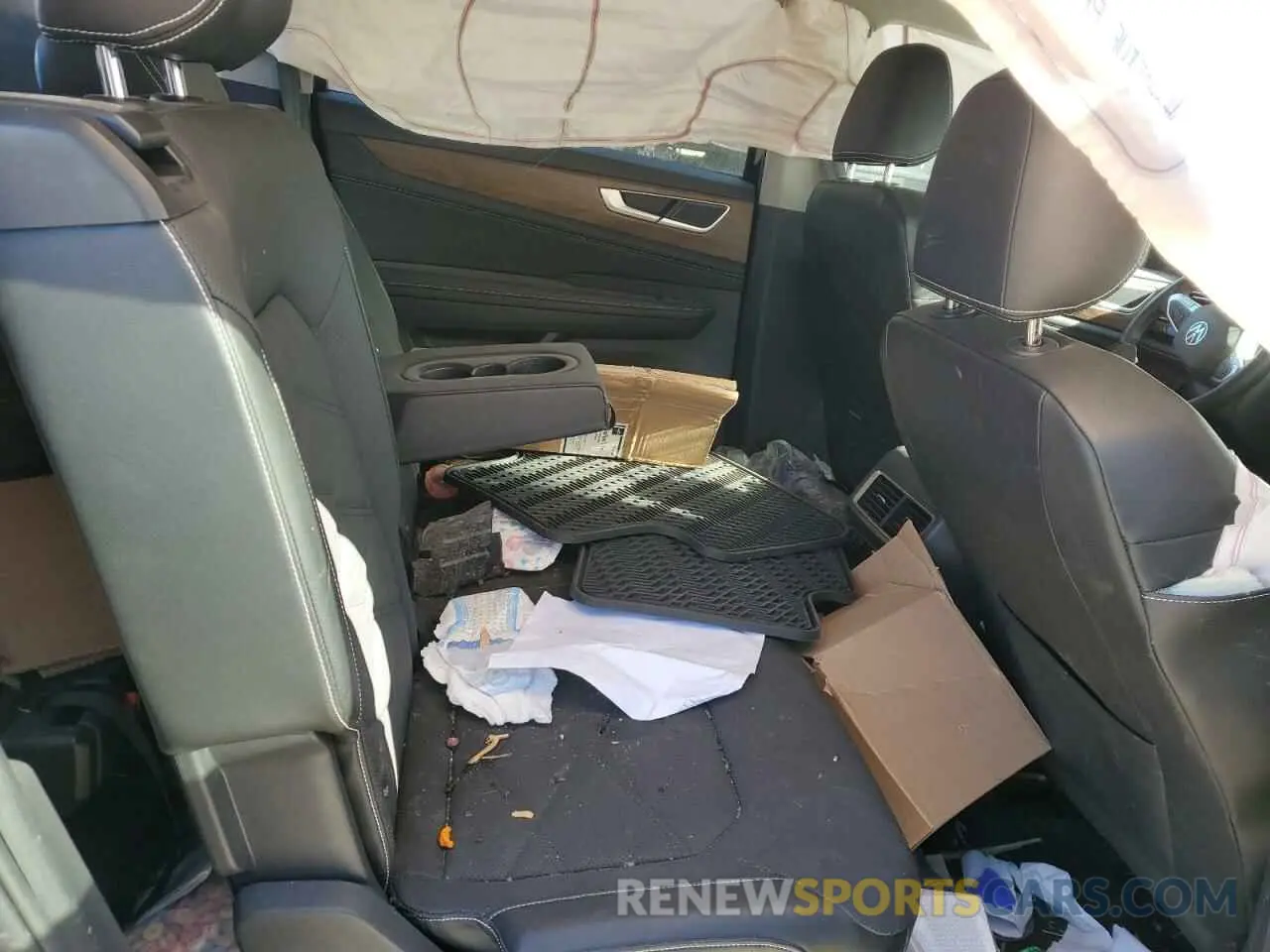 10 Photograph of a damaged car 1V2LR2CA8RC515082 VOLKSWAGEN ATLAS 2024