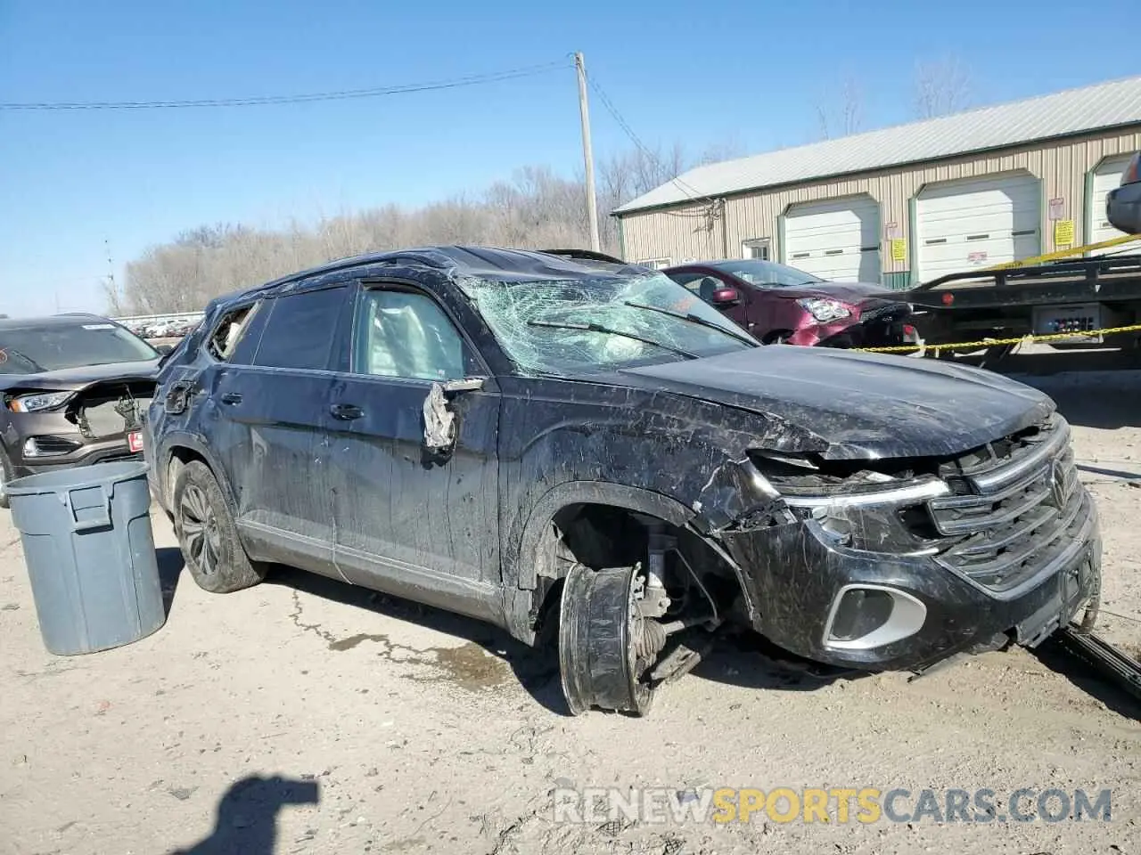 4 Photograph of a damaged car 1V2LR2CA8RC515082 VOLKSWAGEN ATLAS 2024