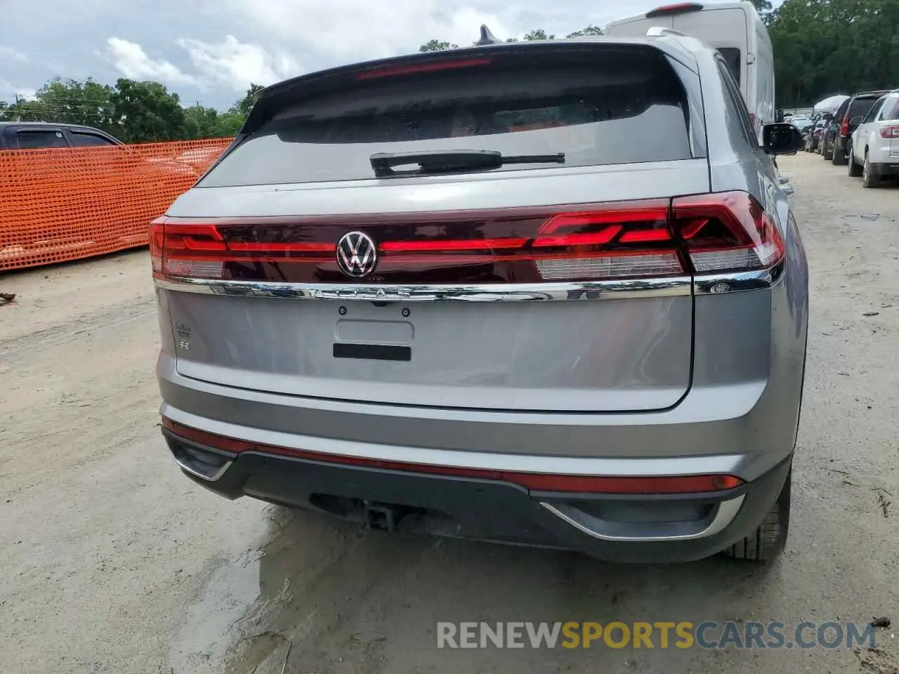 6 Photograph of a damaged car 1V2WE2CA1RC237957 VOLKSWAGEN ATLAS 2024