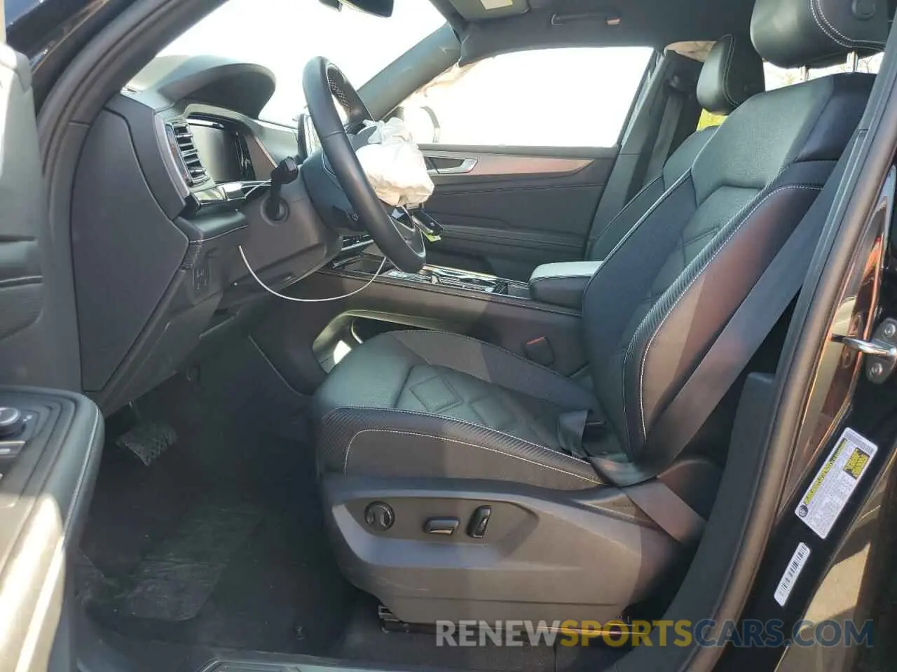 7 Photograph of a damaged car 1V2WE2CA2RC220214 VOLKSWAGEN ATLAS 2024