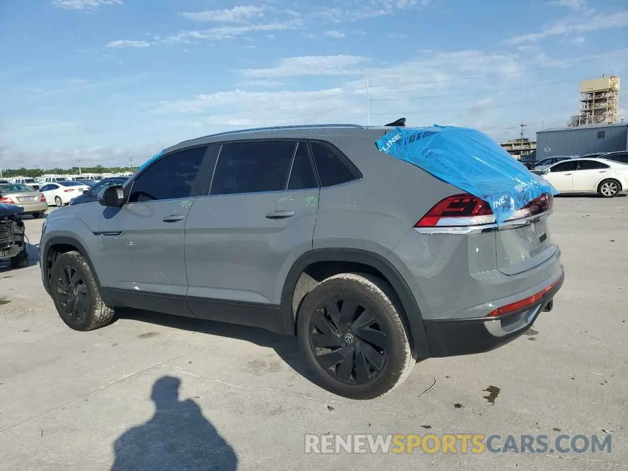 2 Photograph of a damaged car 1V2WE2CA2RC262320 VOLKSWAGEN ATLAS 2024