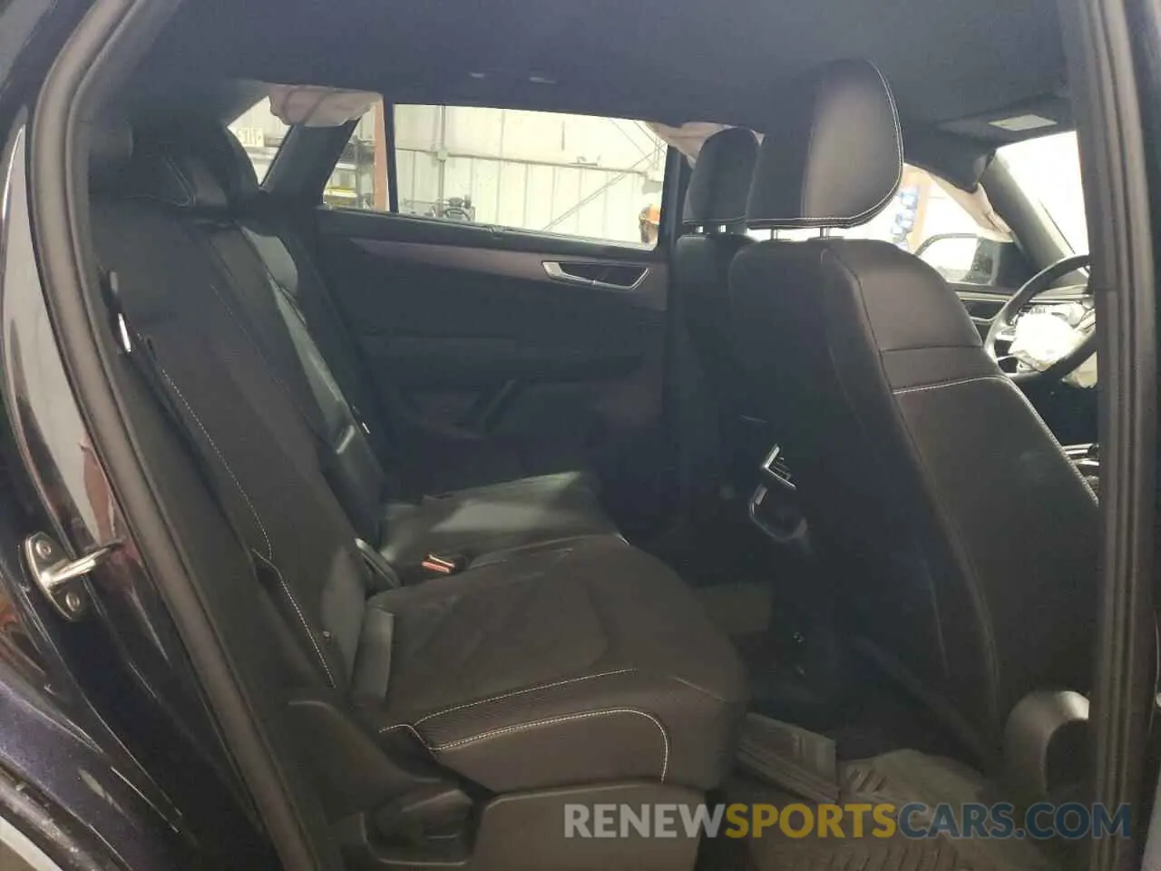 11 Photograph of a damaged car 1V2WE2CA3RC221565 VOLKSWAGEN ATLAS 2024