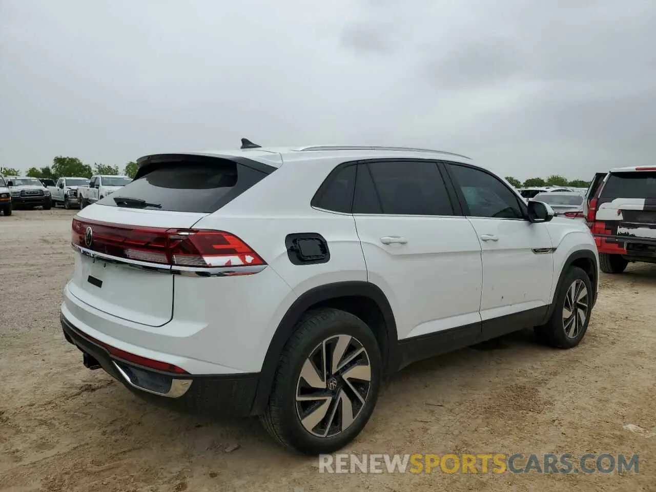 3 Photograph of a damaged car 1V2WE2CA5RC202127 VOLKSWAGEN ATLAS 2024