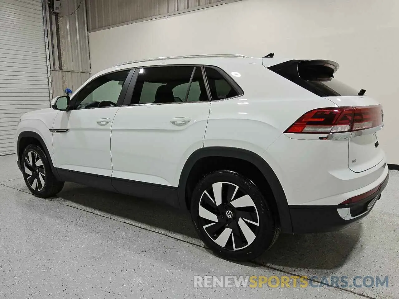 2 Photograph of a damaged car 1V2WE2CAXRC219246 VOLKSWAGEN ATLAS 2024